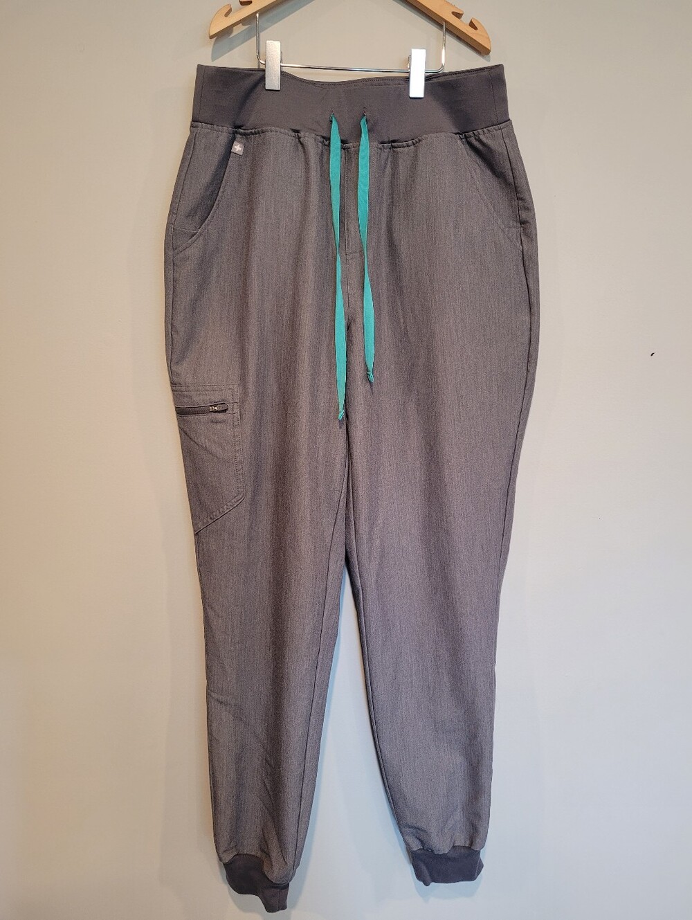 FIGS Zamora High Waisted Jogger Scrub Pants Heathered Grey Size Medium TALL - Picture 1 of 10
